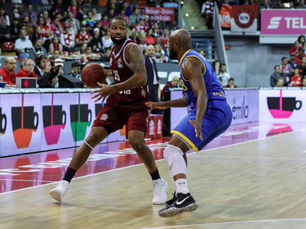 战术成绩与 战术成绩与