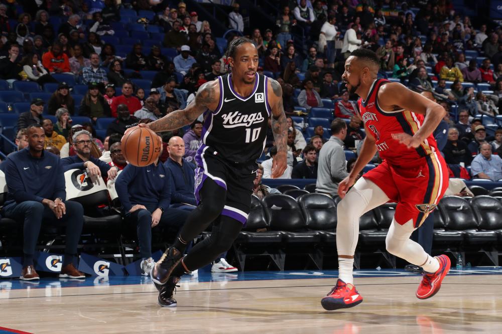 服绿茵场 服绿茵场